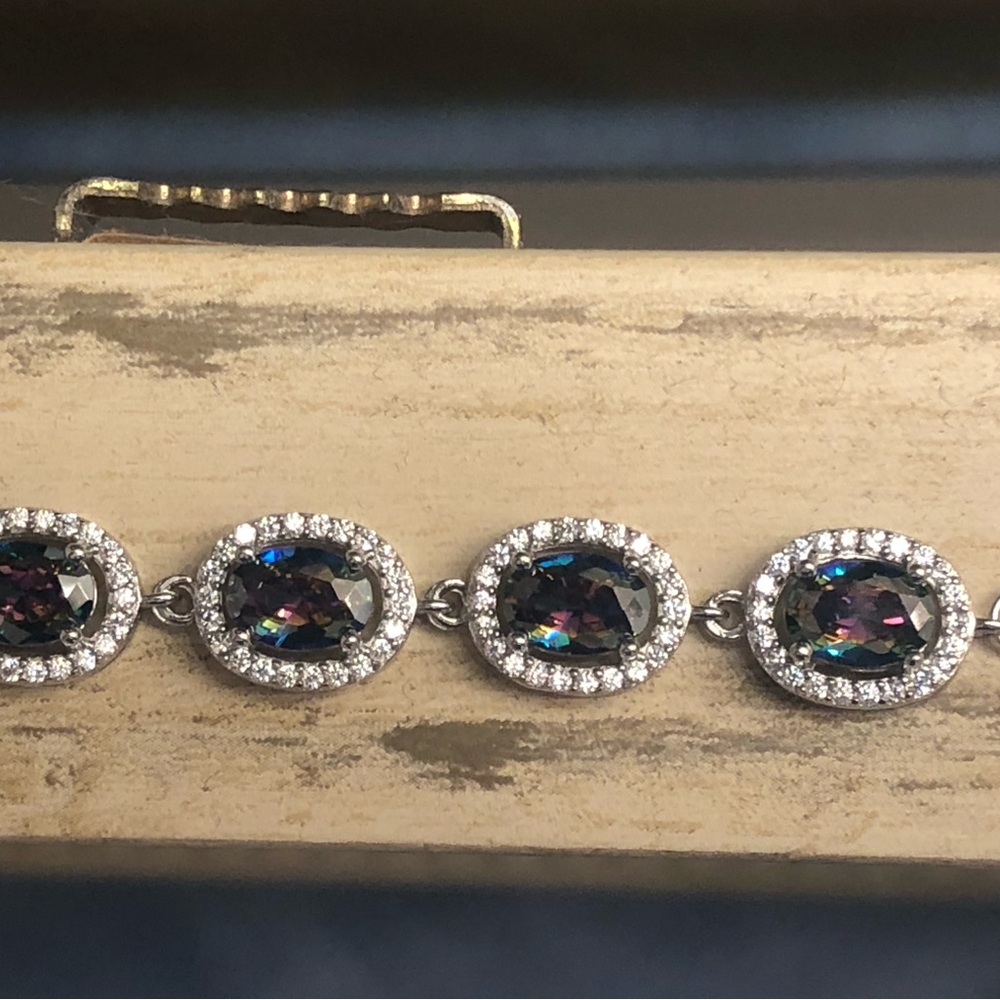 NWOT Sterling Silver Mystic Topaz Bracelet